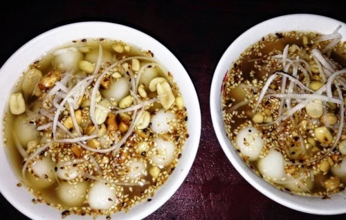 Thắng dền Hà Giang trông khá giống bánh trôi ở miền xuôi, bánh cống phù ở Lạng Sơn. Ảnh Internet